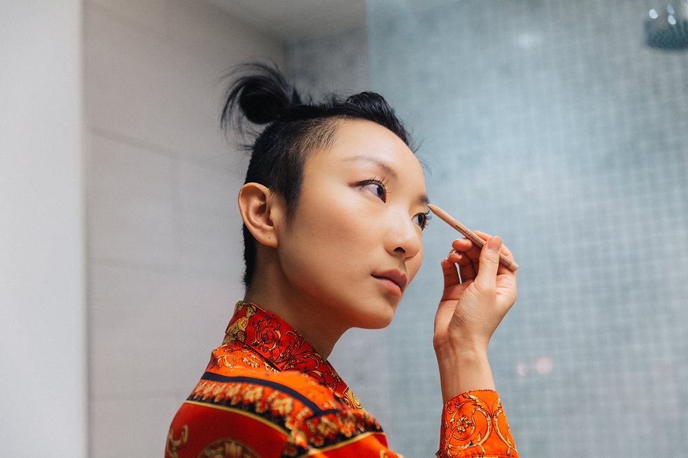 Why are More Women Experiencing Thinning Eyebrows and Men Facing Baldness? Discover the Answers and Remedies Why are More Women Experiencing Thinning Eyebrows and Men Facing Baldness? Discover the Answers and Remedies