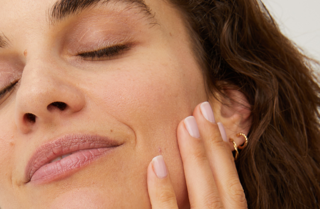 Biotin for Hair, Skin & Aging – What the Science Says Biotin for Hair, Skin & Aging – What the Science Says